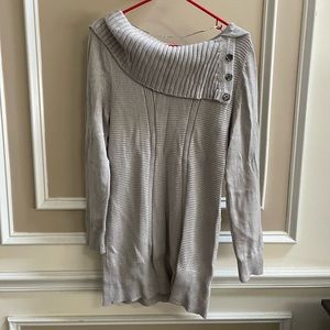 Super cute worn with leggings